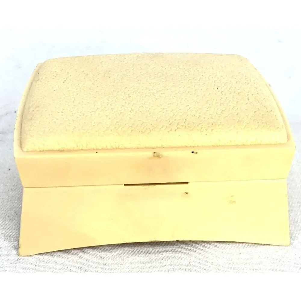 Rocket jewelry box